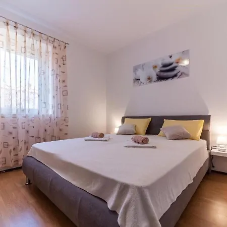 Stella Apartment *